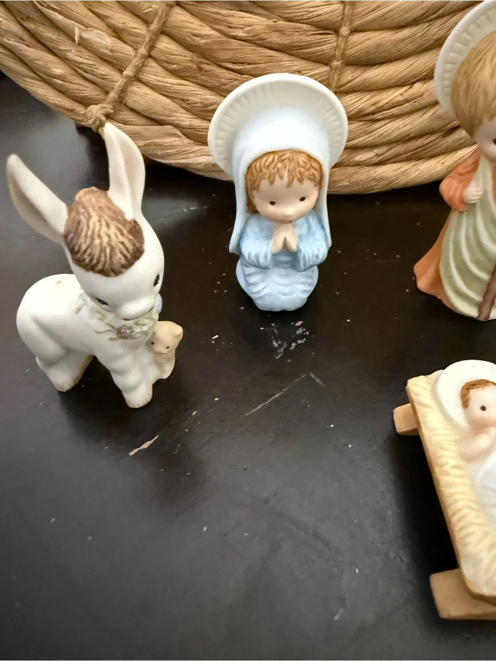 Hallmark Cards 1981 Porcelain Nativity 6 Piece Set